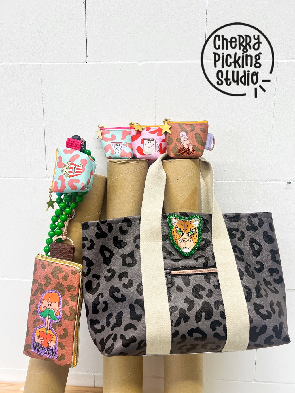 Kunstleder Happy Leo by Cherry Picking - Rosa/Rot Kunstleder Happy Leo by Cherry Picking - Rosa/Rot