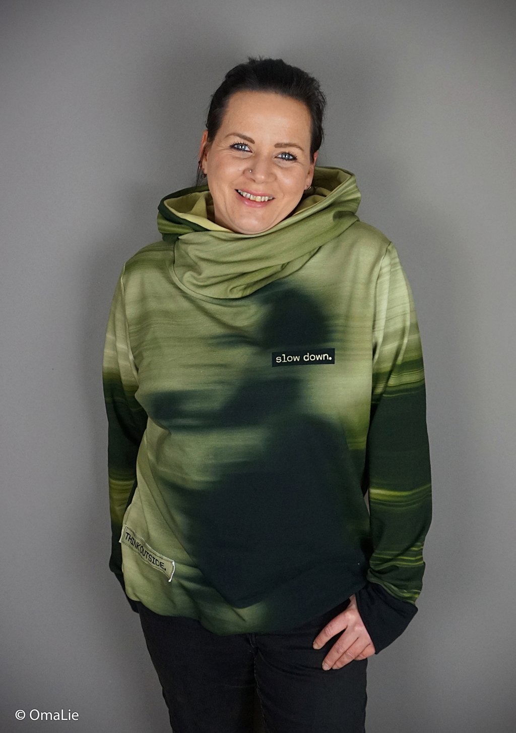 French Terry - Swafing - Panel - Slow down by Thorsten Berger - ca. 80cm x 160cm - Grafisch Grün