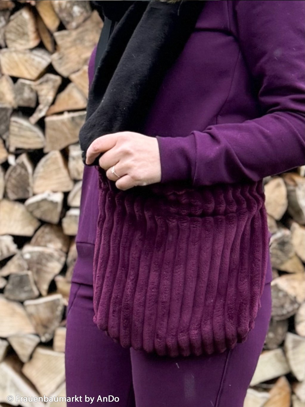 Cordstoff Montevideo – Grob gerippter Cord-Samt  - Beere