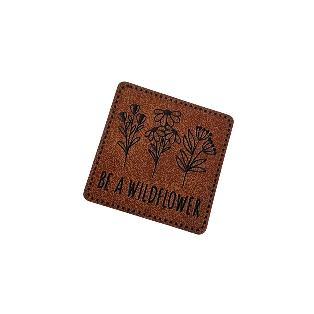 Label - Kunstleder - Braun - 4cm x 4cm - Be a Wildflower
