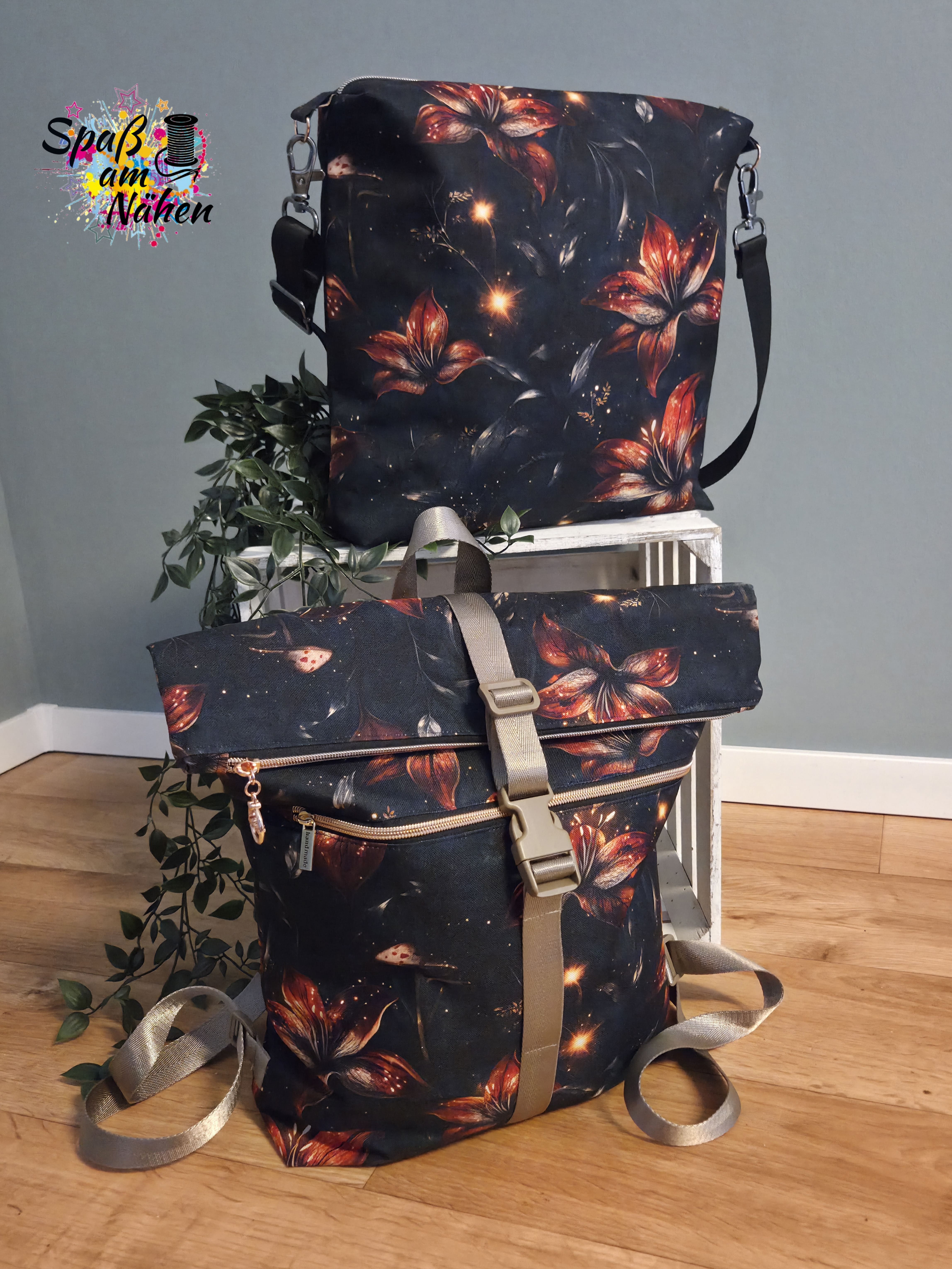 VORORDER - Eigendesign - Glowing Lilies