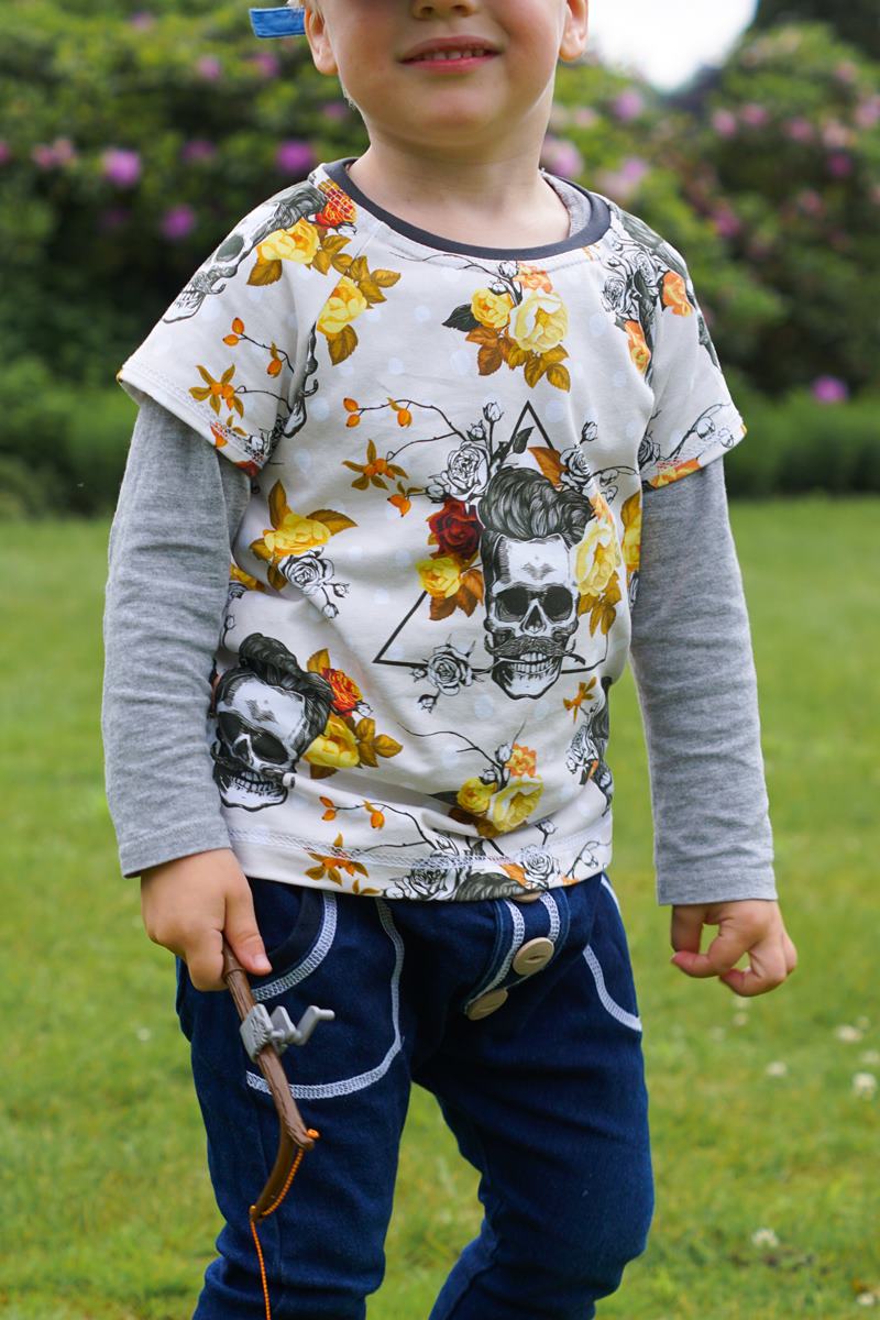 Eigenproduktion - Jersey Stoff - Baumwolljersey - Rose Hip Skull Stoffrest 140cm