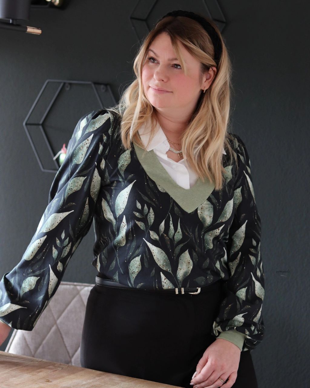 Eigenproduktion -  Baumwolljersey - Sprinkle Leaves  Green Stoffrest 90cm