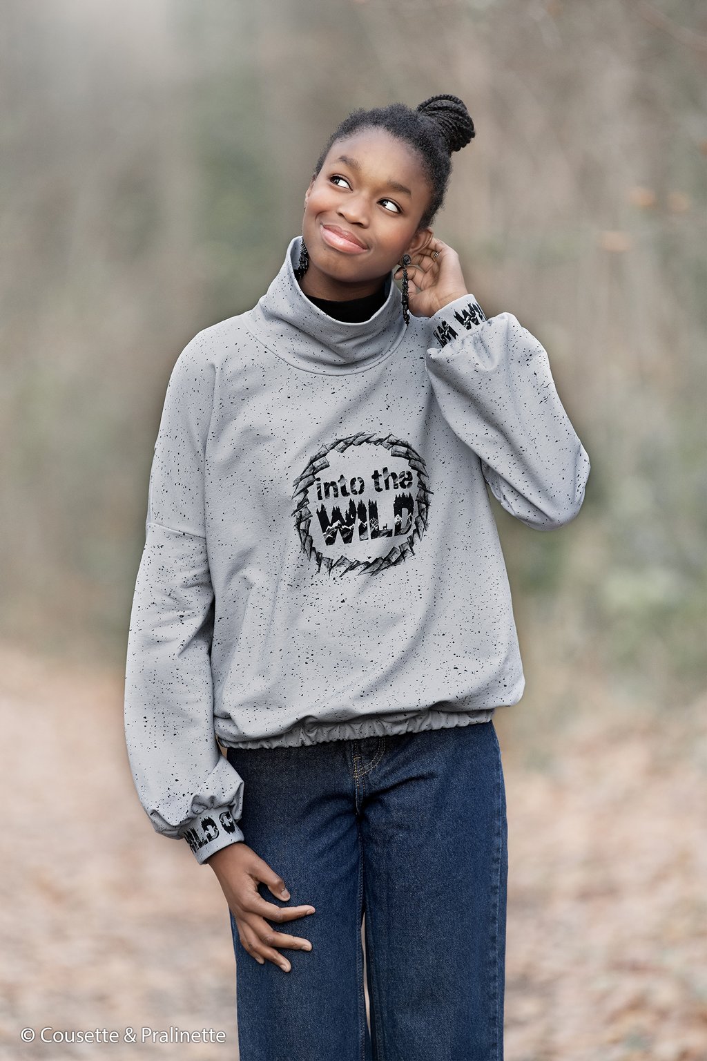 Panel - Into the Wild by Bienvenido Colorido - ca. 85cm x 160cm - Hirsch grau