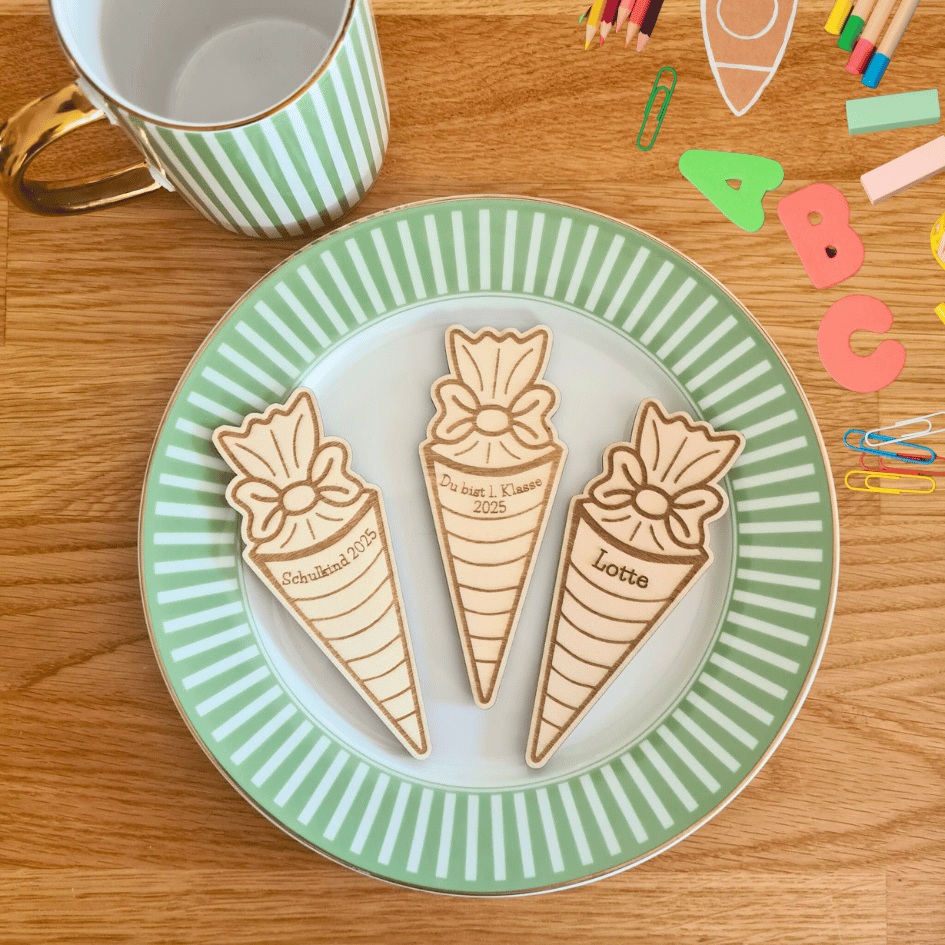 Personalisierte Zuckertüte aus Holz – Geschenk zur Einschulung mit Gravur