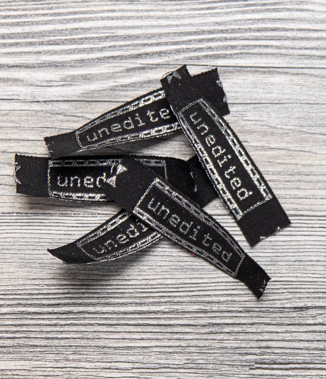 Webetiketten - Webetikett Statement - 47mm x 15mm -  Unedited Schwarz - 1 Stück