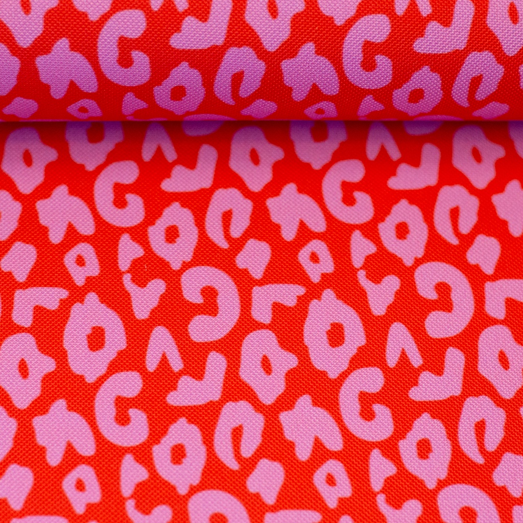 Oxfordgewebe Polyester Webware Leo rot rosa von Cherry Picking – Wasserabweisender Outdoor- und Taschenstoff mit Leopardenmuster.