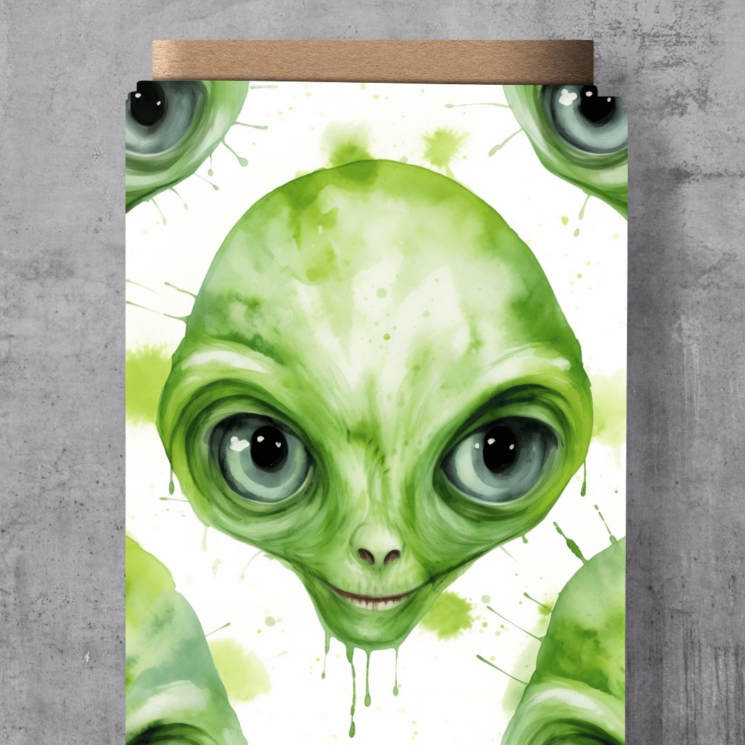 Eigendesign Stoff "Alien" – Großformatiges Aquarell-Muster mit freundlichen Alien-Gesichtern in leuchtendem Grün auf weißem Grund, exklusive Vororder.