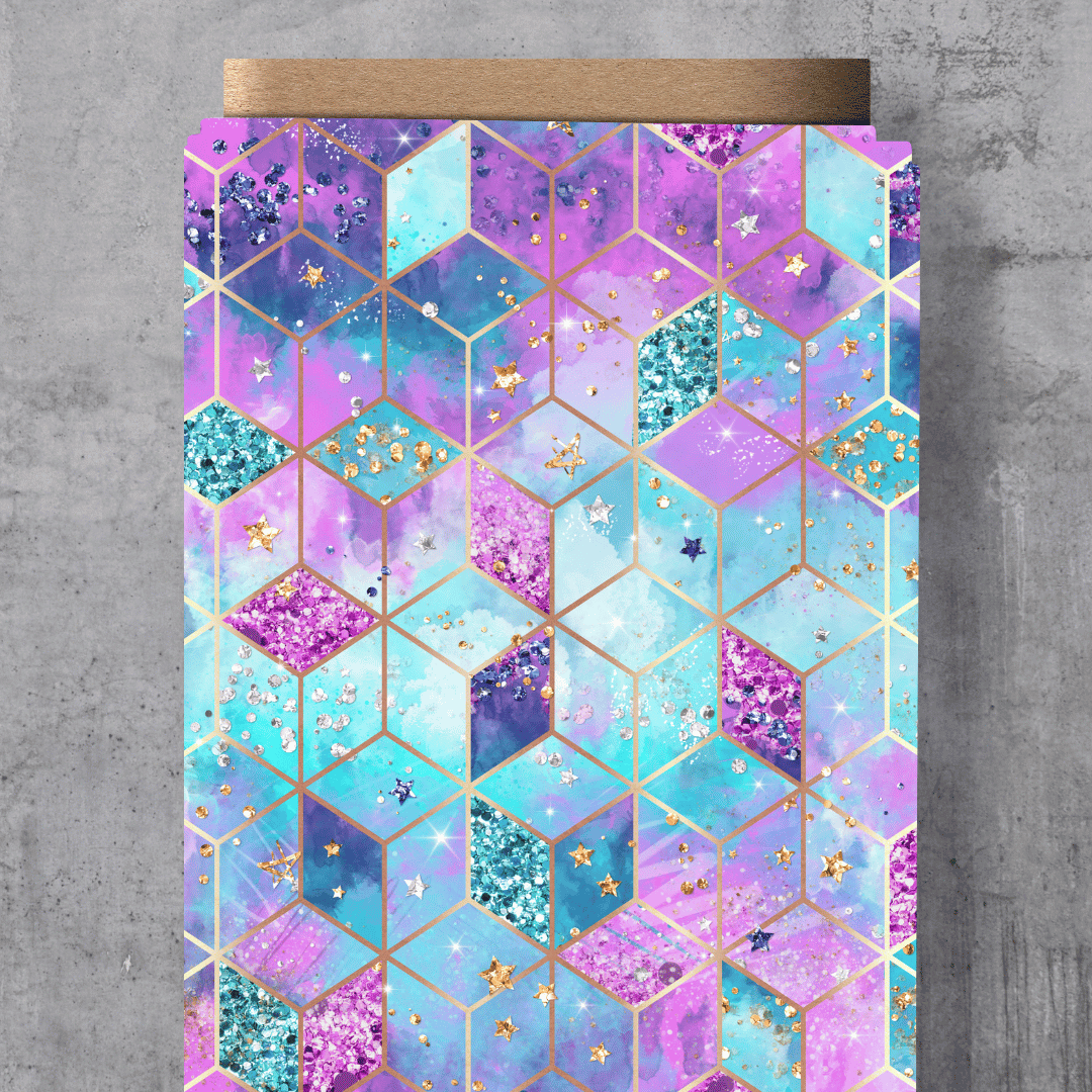 Eigendesign Stoff "Electric Skies Lila" – Abstraktes, fließendes Muster in kräftigem Lila und Blau mit leuchtenden Akzenten, exklusive Vororder bei Schnuckidu.