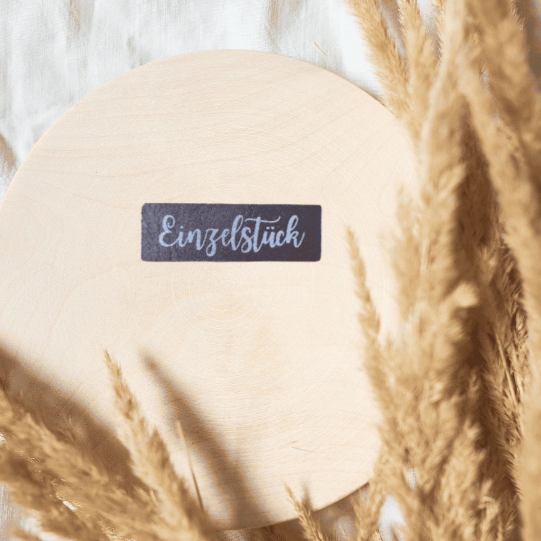 „Einzelstück“ Nählabel 4,2cm x 1,3cm – vegan, handmade, Schnuckidu® Kunstleder Braun/Silber
