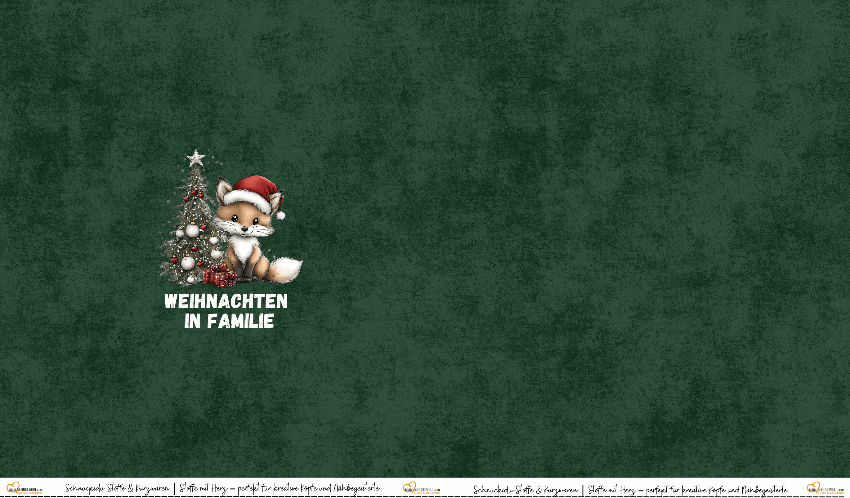 Schnuckidu Eigendesign French Terry Panel Fuchsi Weihnachten in Familie mit kleinem Fuchs, Weihnachtsmütze, Tannenbaum und dunkelgrünem Hintergrund.