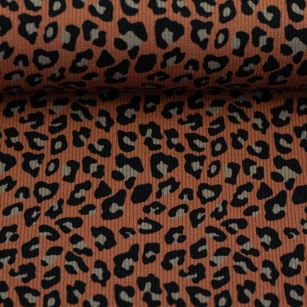 Elastischer Rippjersey Stoff Leonore von Swafing mit modernem Leoprint in Schwarz-Khaki auf warmem Terracotta-Grund, 230g/m² aus Baumwolle mit Elasthan