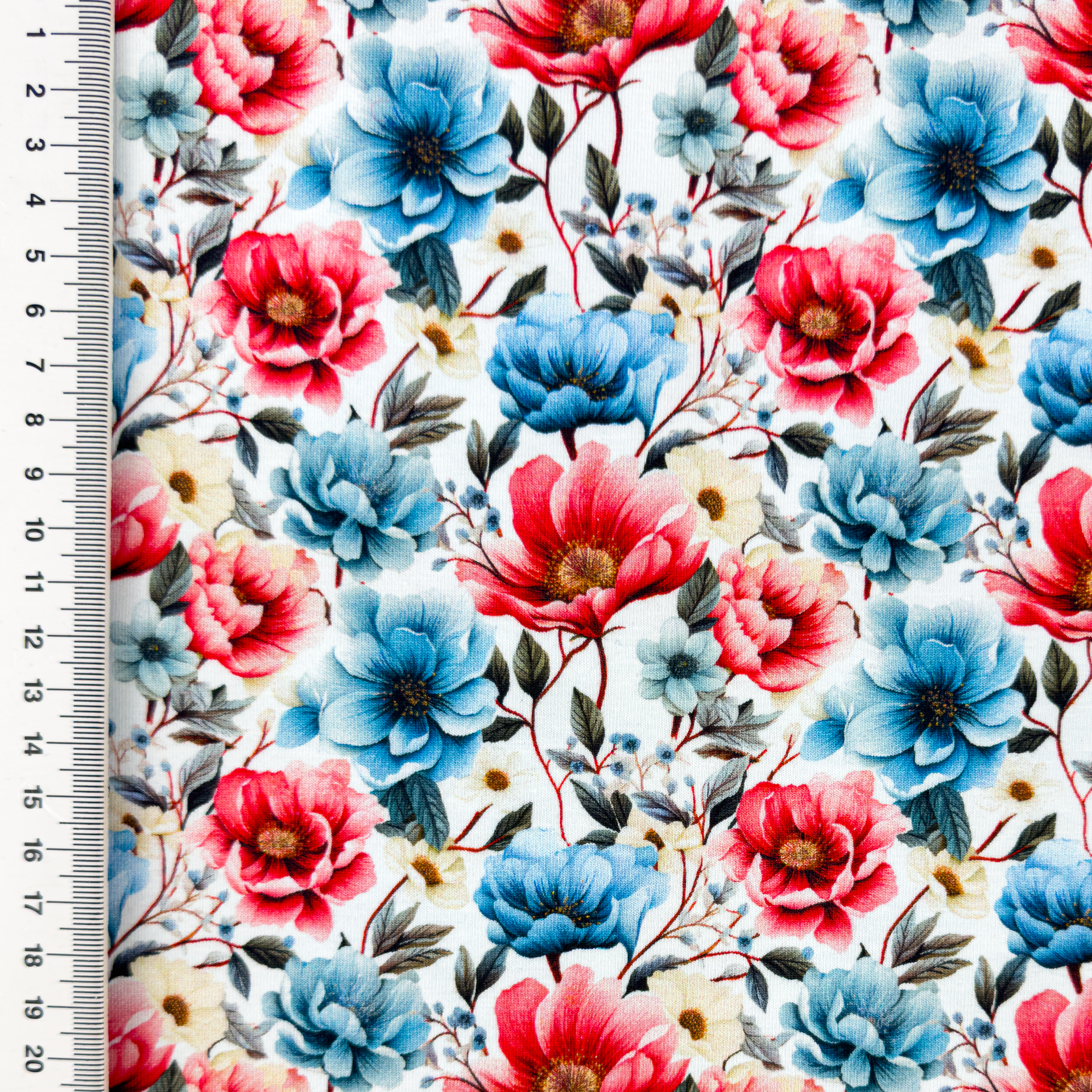 Hochwertiger Baumwolljersey mit leuchtenden Mohnblumen in Rot auf dunkelblauem Grund, 95% Baumwolle, 5% Elasthan, weiche Meterware