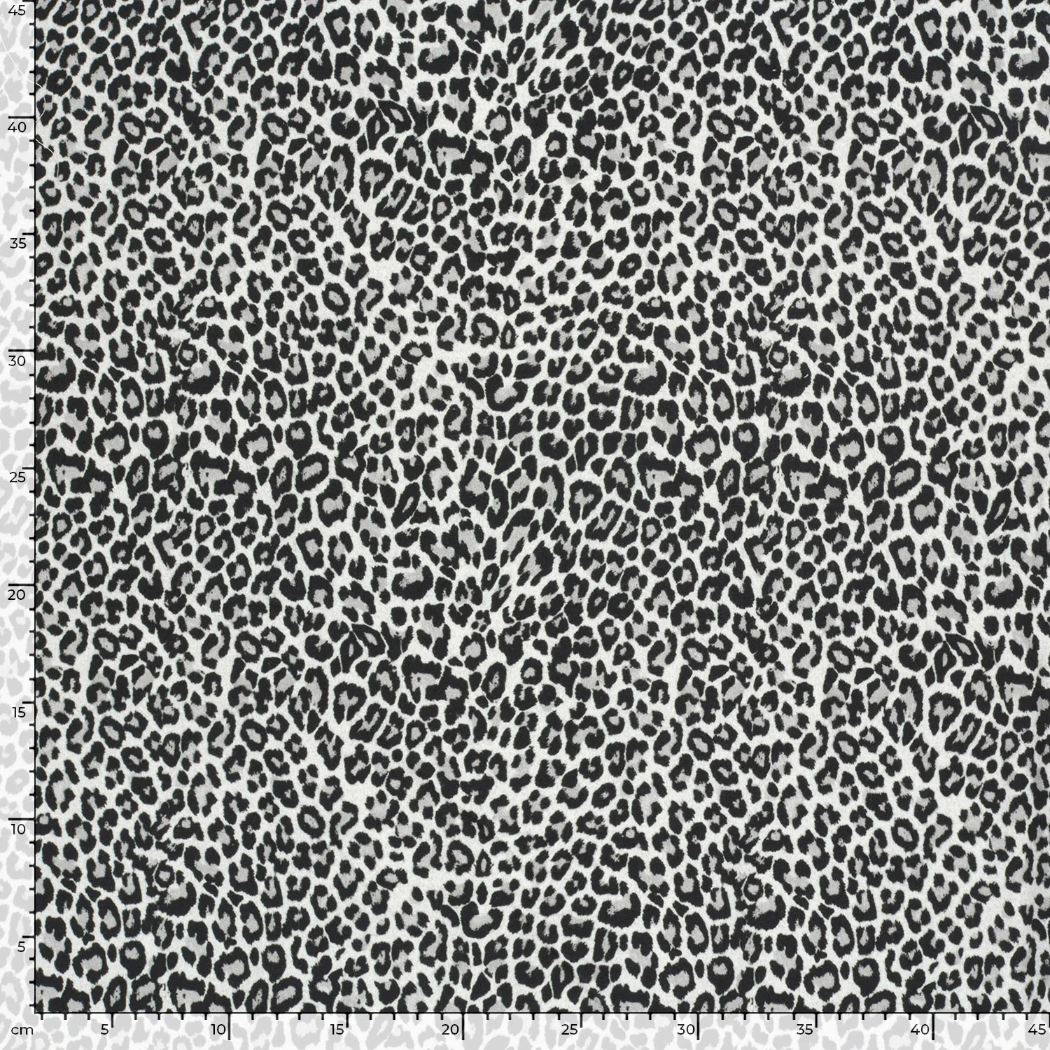 French Terry Sommersweat mit Leoprint in Ecru – Elastischer Baumwollstoff mit Tierfell-Muster für moderne DIY-Nähprojekte.