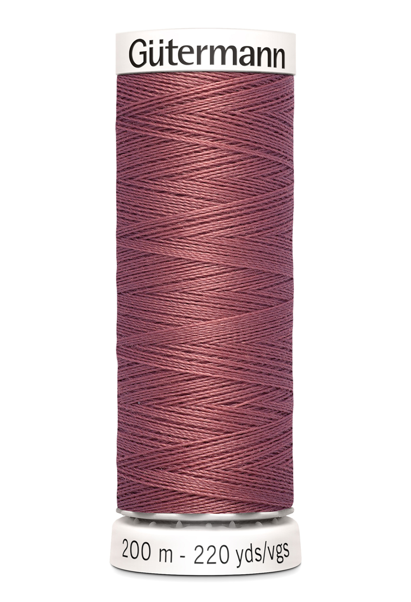 Gütermann Allesnäher 200 Meter in Altrosa (474) – Hochwertiges Premium-Nähgarn aus 100% Polyester für alle Stoffe. Gedecktes rosa Nähgarn, reißfest und farbecht.