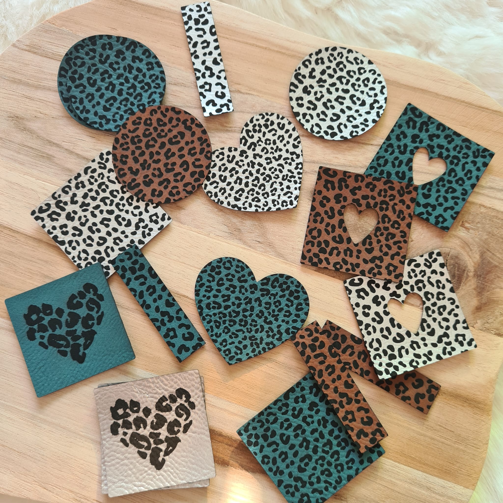 Wunsch Label personalisiert - Individuelle Kunstleder-Nählabels – personalisiert & vegan