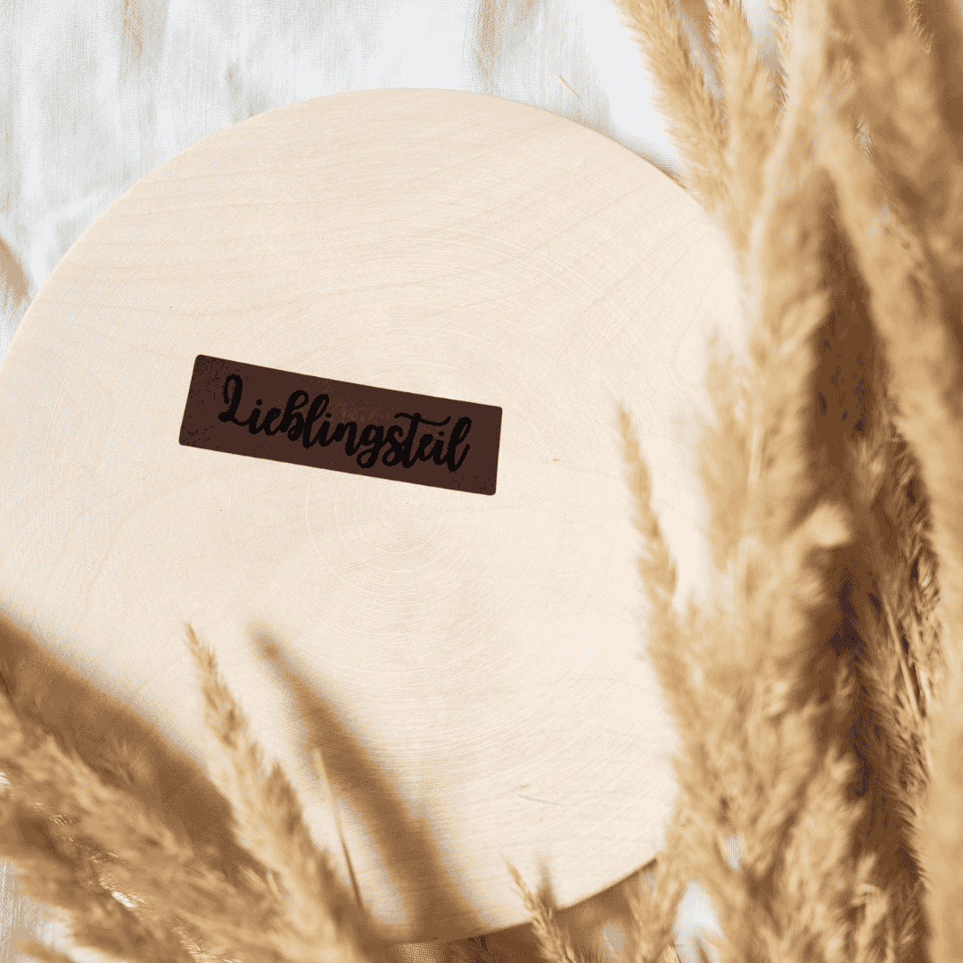 „Lieblingsteil“ Nählabel 4,8cm x 1,4cm – vegan, handmade, Schnuckidu® Kunstleder Dunkelbraun