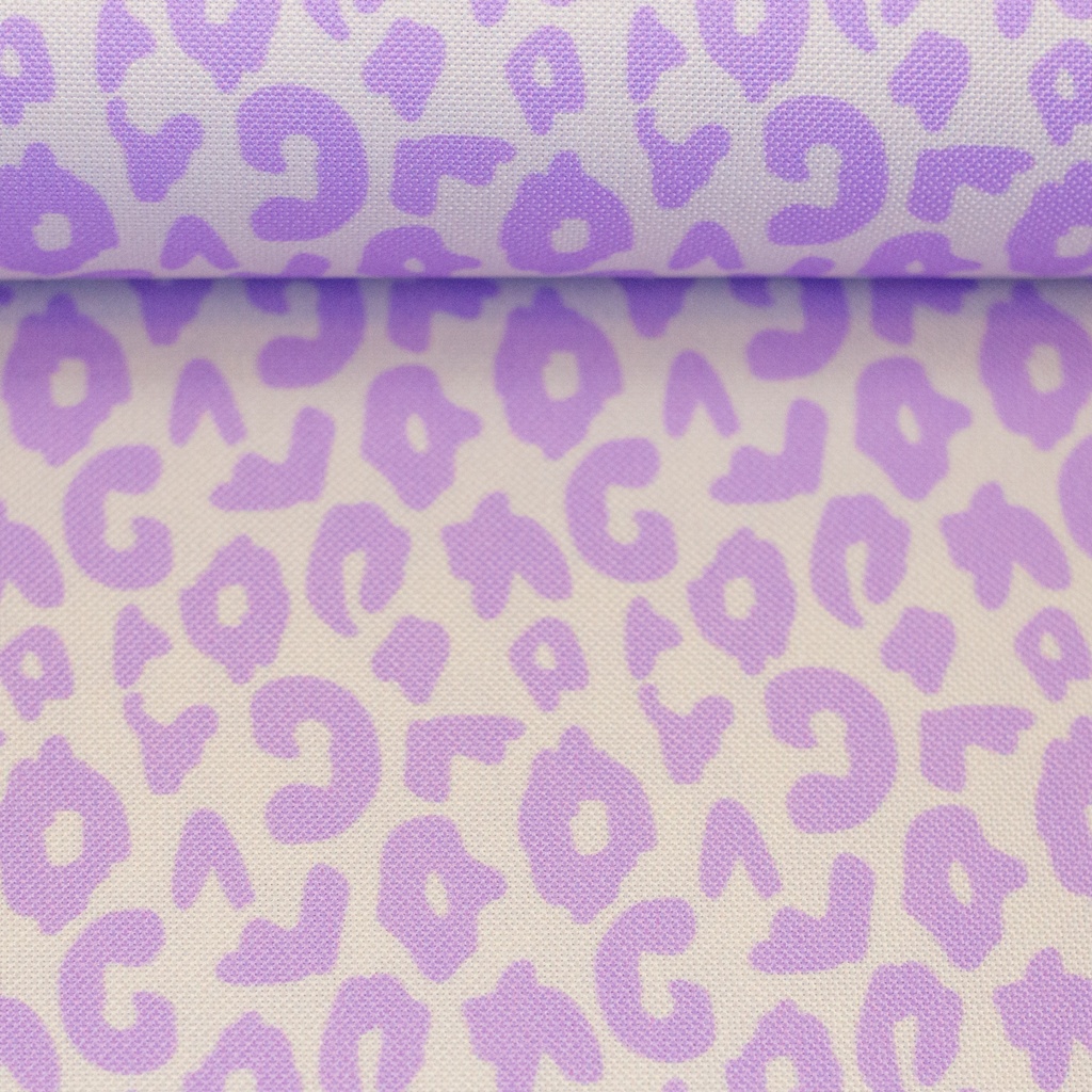 Oxfordgewebe Polyester Webware Leo creme flieder von Cherry Picking Swafing – Wasserabweisender Outdoor- und Taschenstoff mit Leopardenmuster.