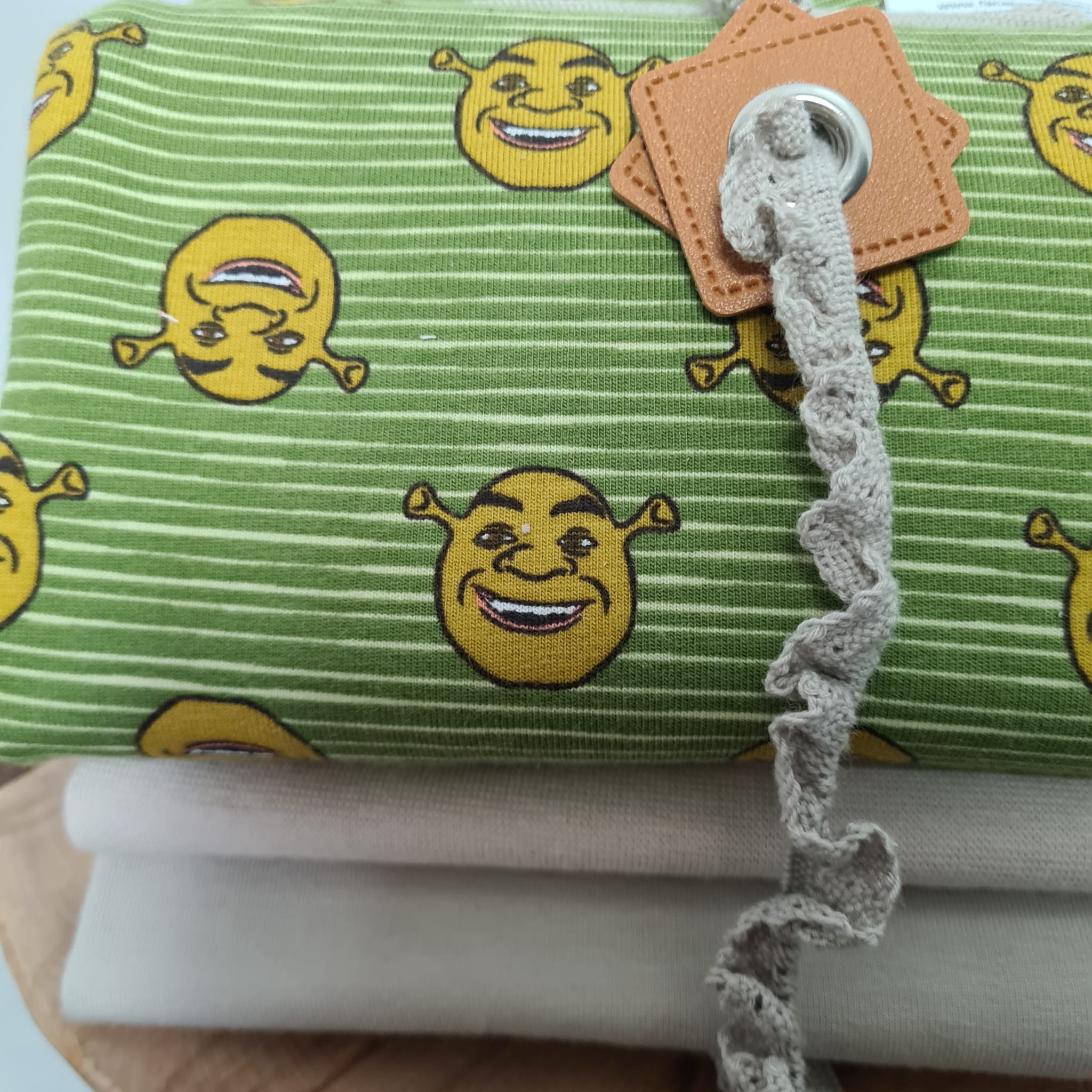Stoffpaket  - Shrek Grün - 3,7 Meter Tüddelkram und Stoffe