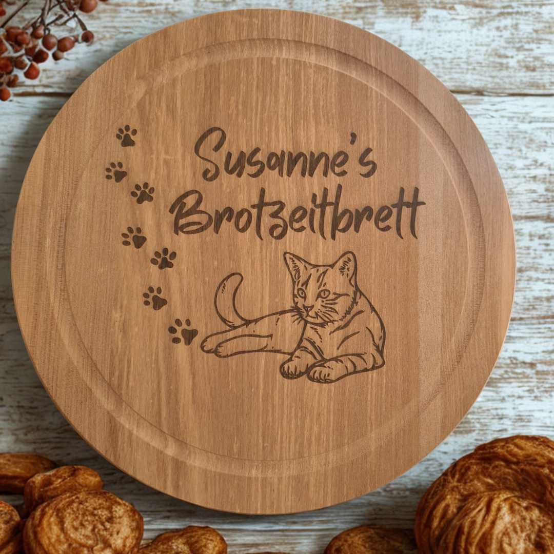Personalisiertes Holzbrett mit  Gravur – Geschenk zur Hochzeit, zum Geburtstag oder Einzug – Frühstücksbrett mit Namen & Wunschtext