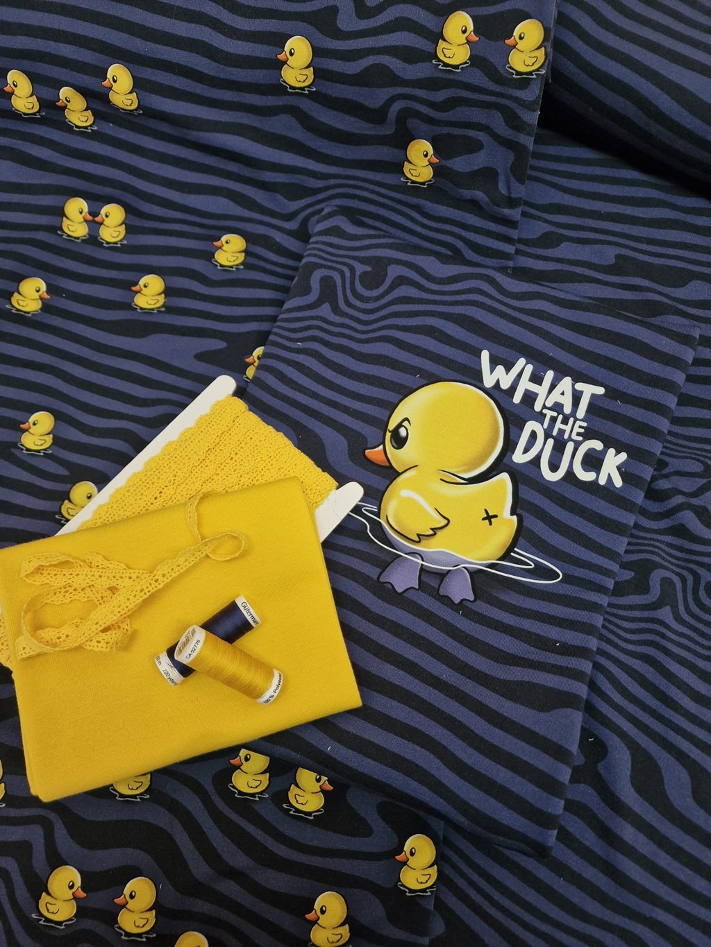 Panel - French Terry -What the Duck by Thorsten Berger - ca. 85cm x 150cm - Ente