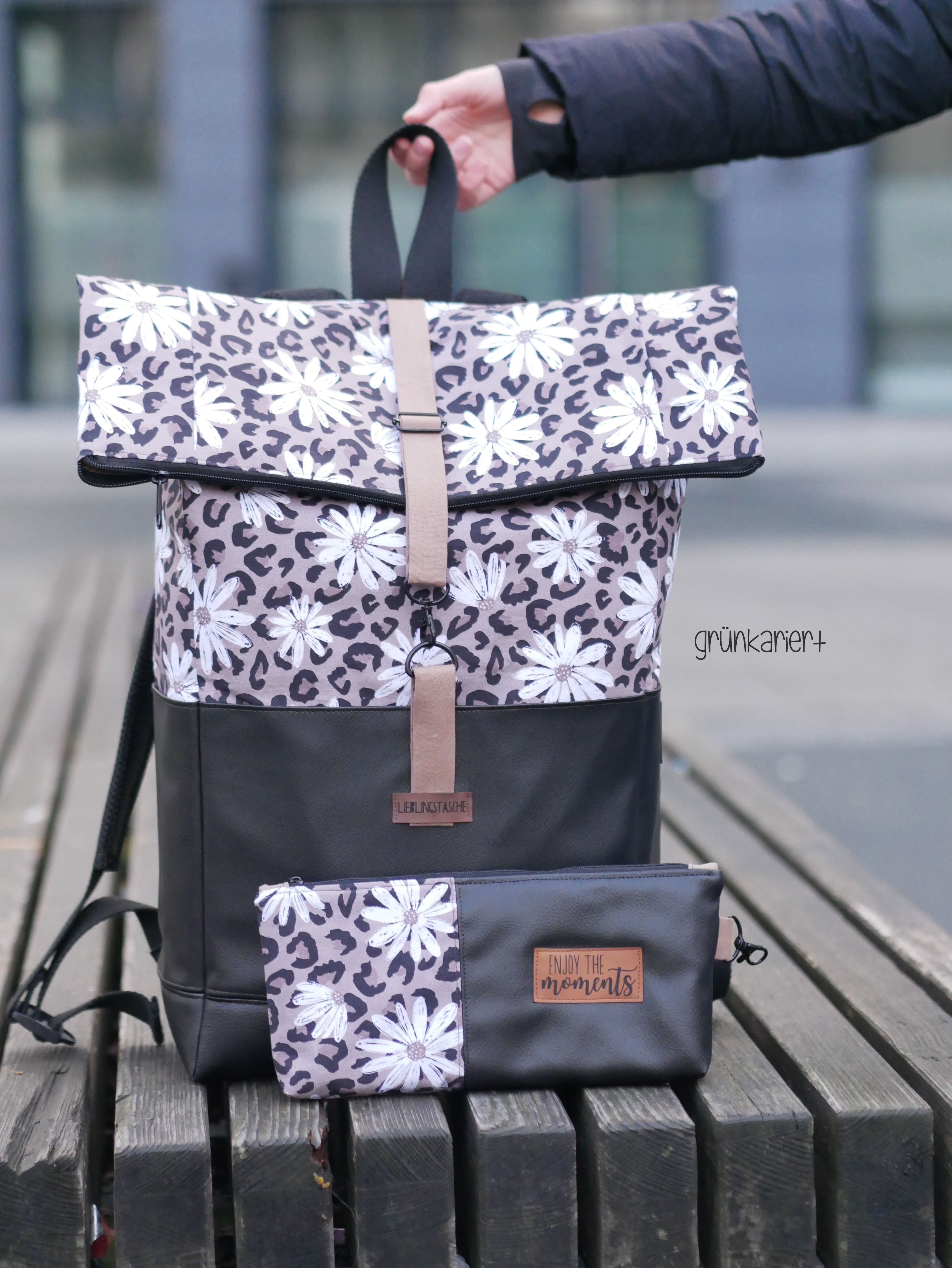 Stoffrest - Eigendesign - Leoblume Webware 95cm