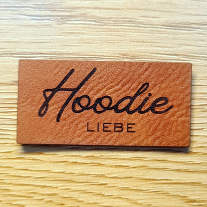 „Hoodie LIEBE“ Nählabel 5x2,4 cm – vegan, handmade, Schnuckidu® Kunstleder Braun