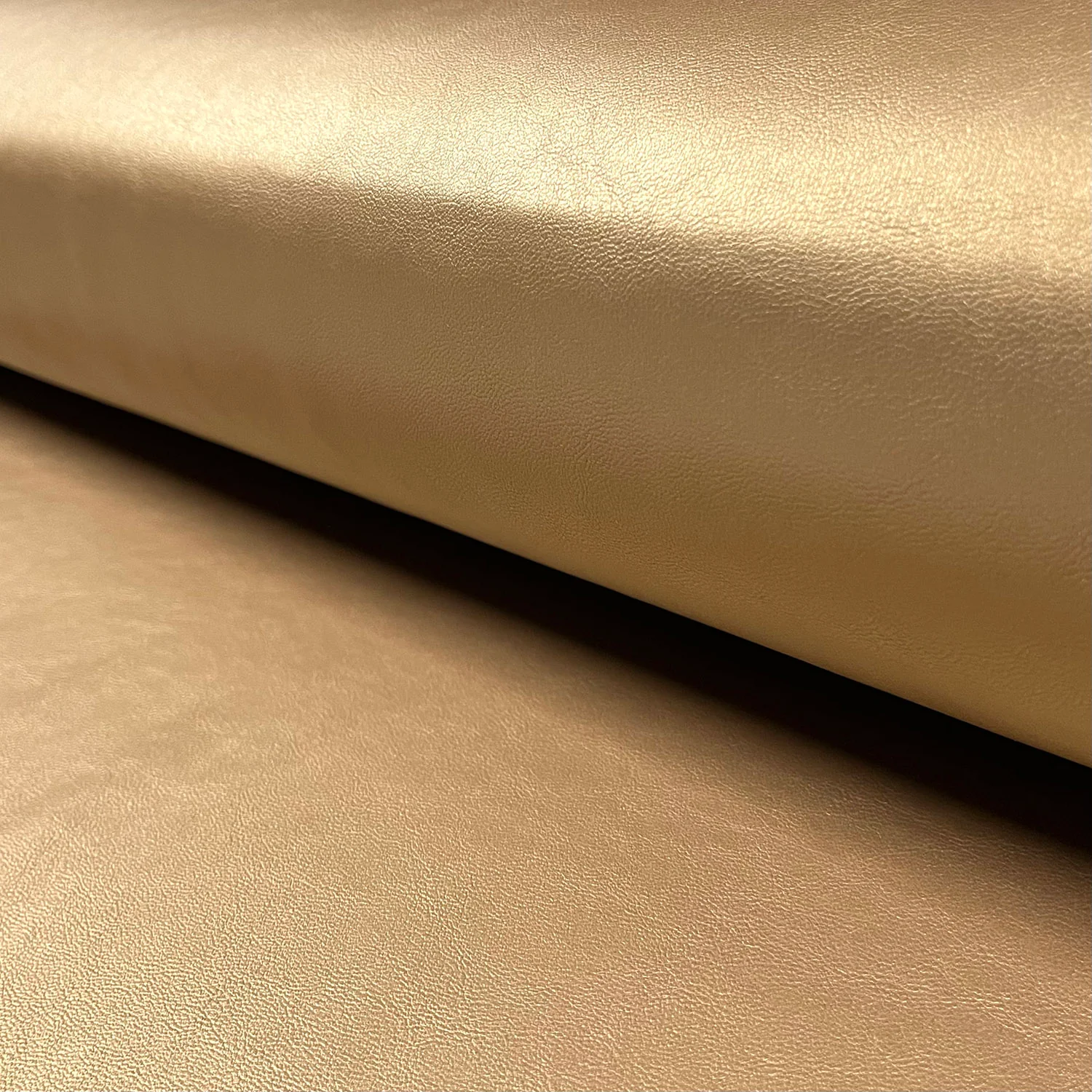 Kunstleder Rex Metallic Gold – edles Lederimitat für glänzende Akzente